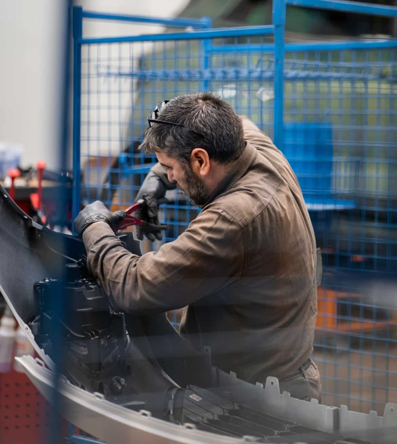 Incar Motor réalise des réparations de carrosserie, peinture et remplacement de pièces, disponibles dans nos garages à Liège, Ans, Seraing, Arlon, et Houffalize.