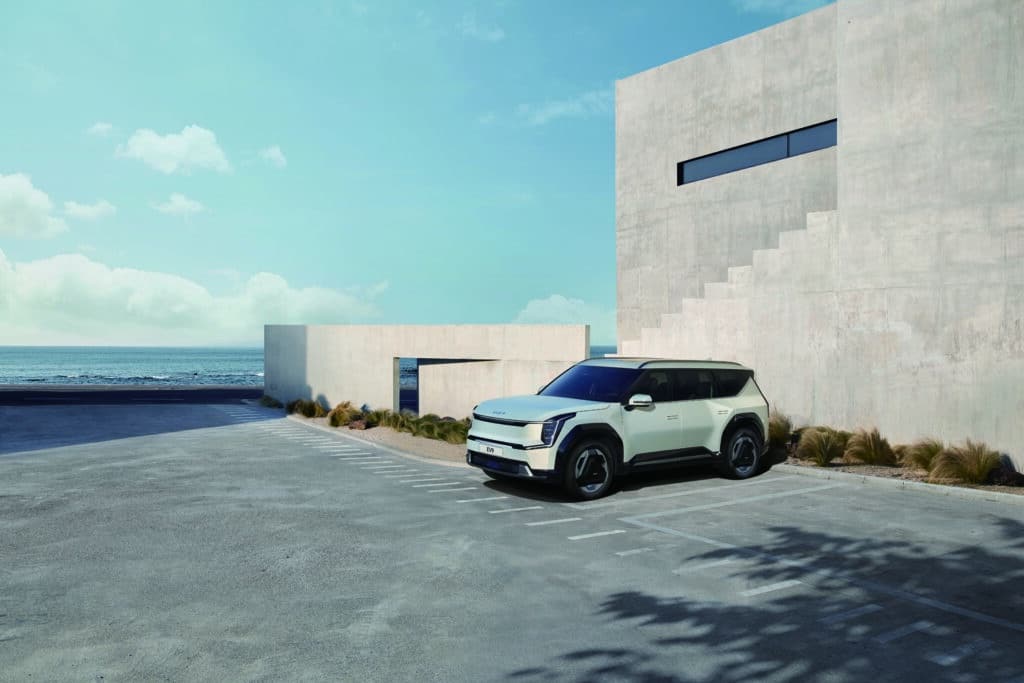 Kia EV9, SUV électrique innovant avec autonomie exceptionnelle et design spacieux, disponible chez Incar Motor à Liège, Ans, Seraing, Arlon, et Houffalize.